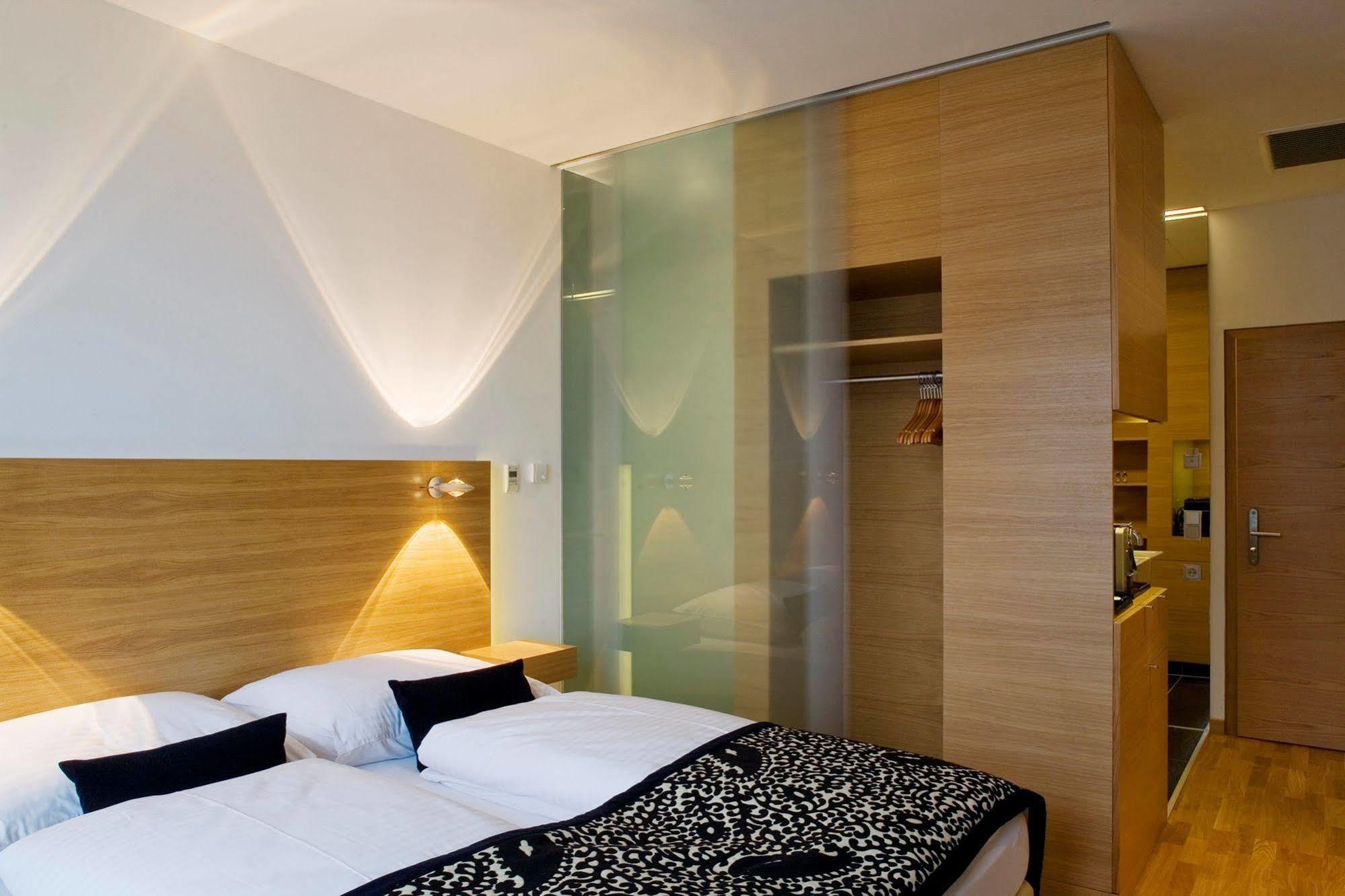 Hotel Ploberger Wels Esterno foto