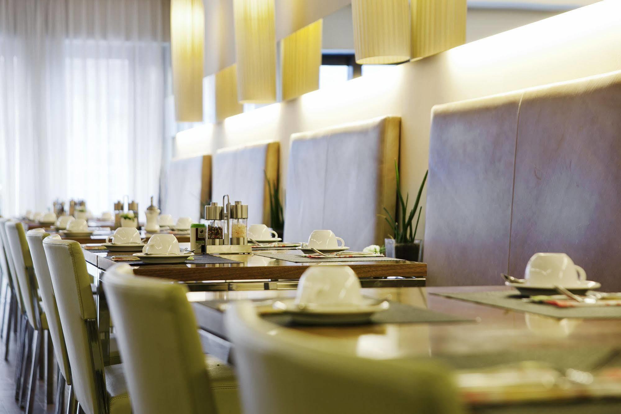 Hotel Ploberger Wels Esterno foto